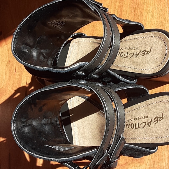 Kenneth Cole Reaction black sandal - Picture 7 of 10